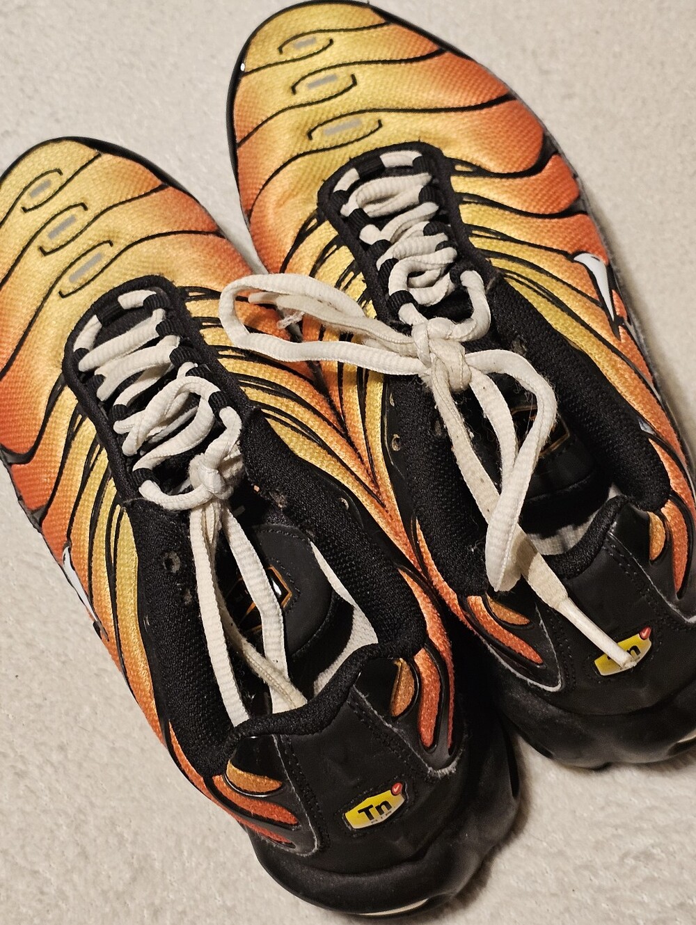 Nike Air Max Plus GS "Black Habanero Red" Sunset Orange AR1852-017 Size 6Y Euc